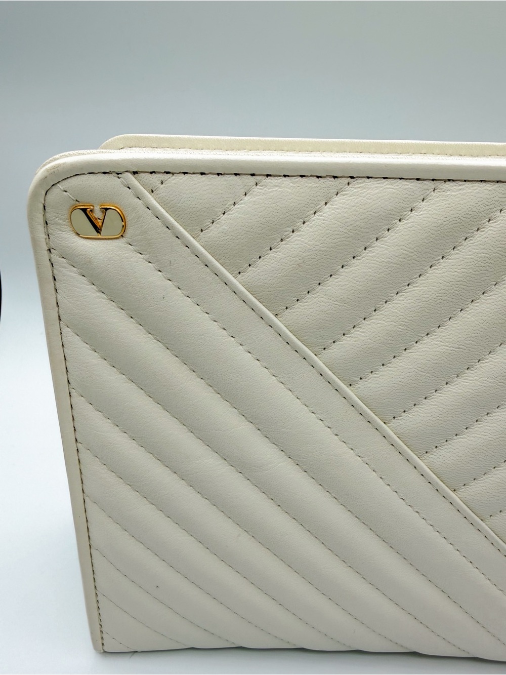 Valentino Garavani VLogo Signature quilted leather chain shoulder bag